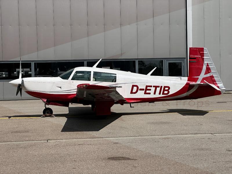 Mooney M20