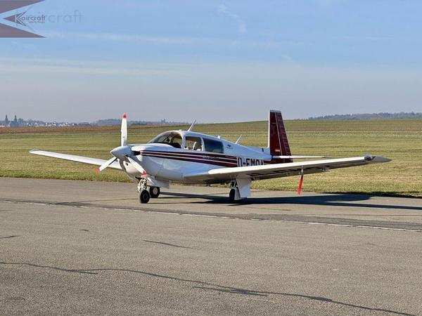 Mooney M20