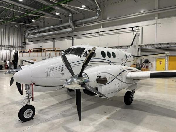 Beechcraft C90