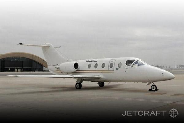 Hawker 400