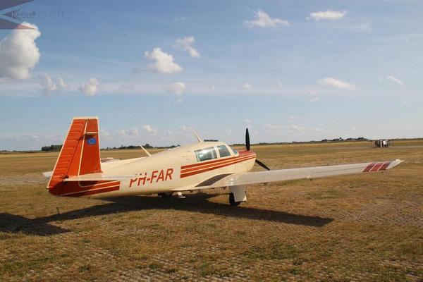 Mooney M20