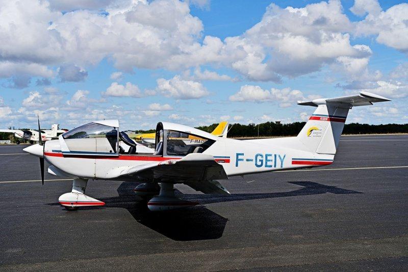Robin R3000