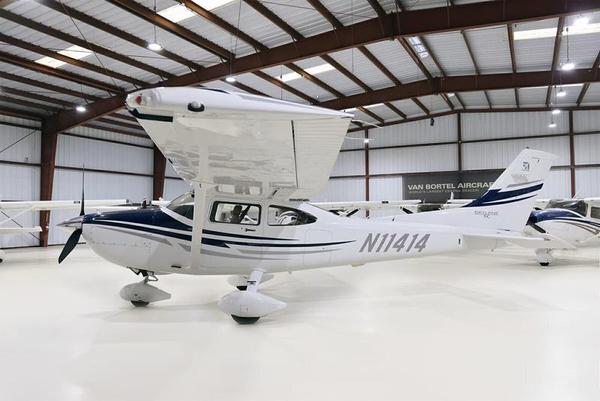 Cessna T182