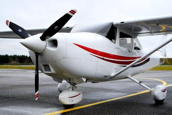 Cessna 182