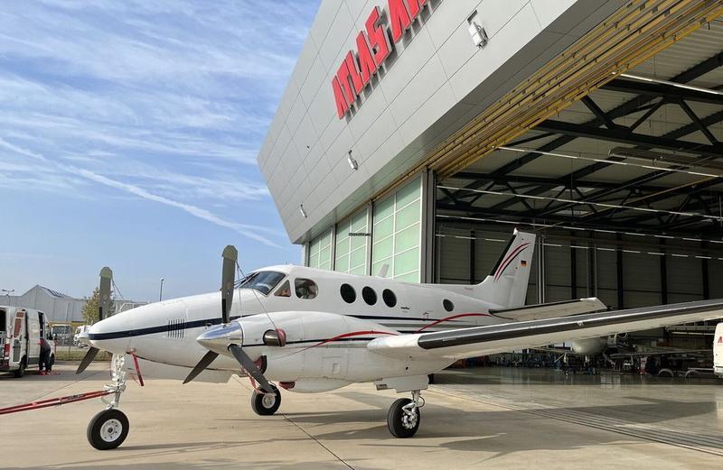 Beechcraft C90