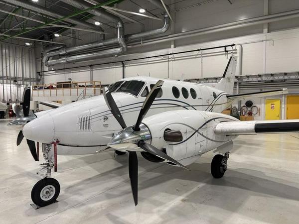 Beechcraft C90
