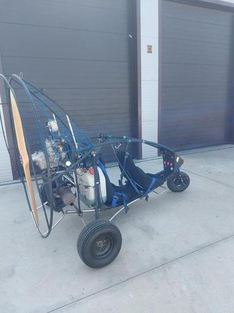 PARAMOTOR TRIKE