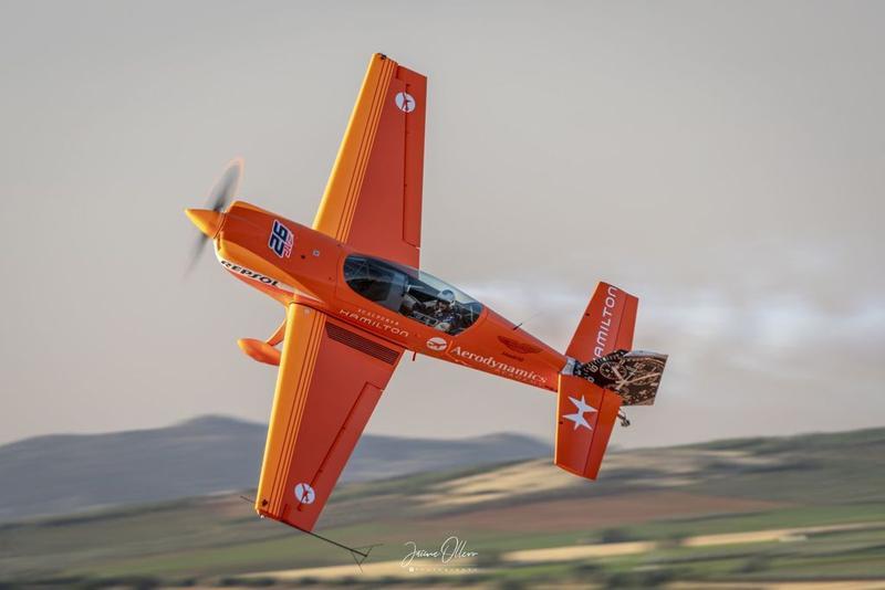 Extra 330LX