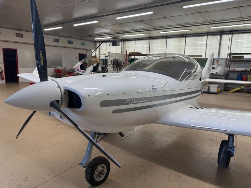 Aerospool WT9 train rentrant
