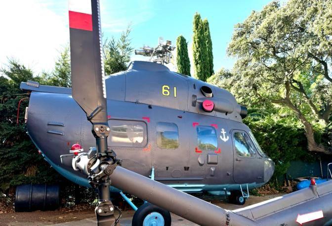 Hélicoptère soviétique pour statique