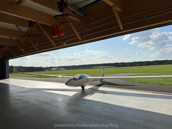 Schempp-Hirth Ventus-2 b