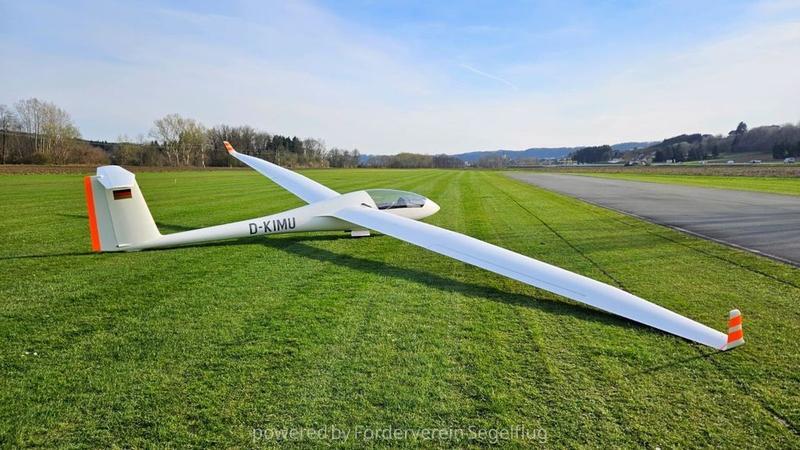 Schempp-Hirth Discus bT 15m