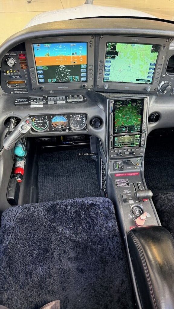 Cirrus SR22, fotografía 12 de 14