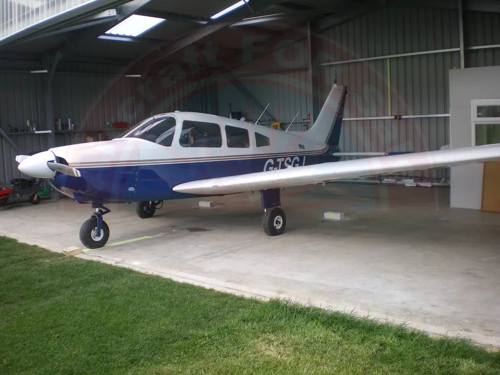 Piper PA-28, fotografía 2 de 3