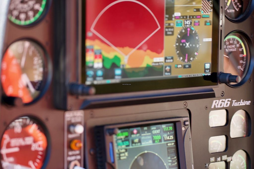 Robinson R66, fotografía 7 de 10