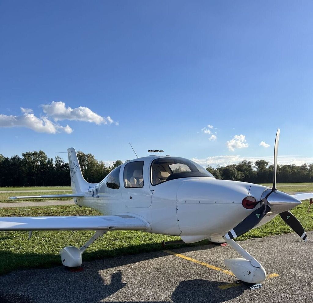 Cirrus SR20, fotografía 2 de 7