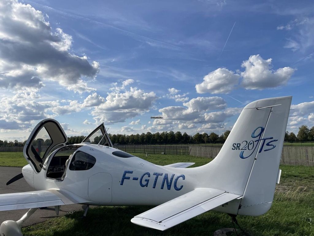 Cirrus SR20, fotografía 4 de 7