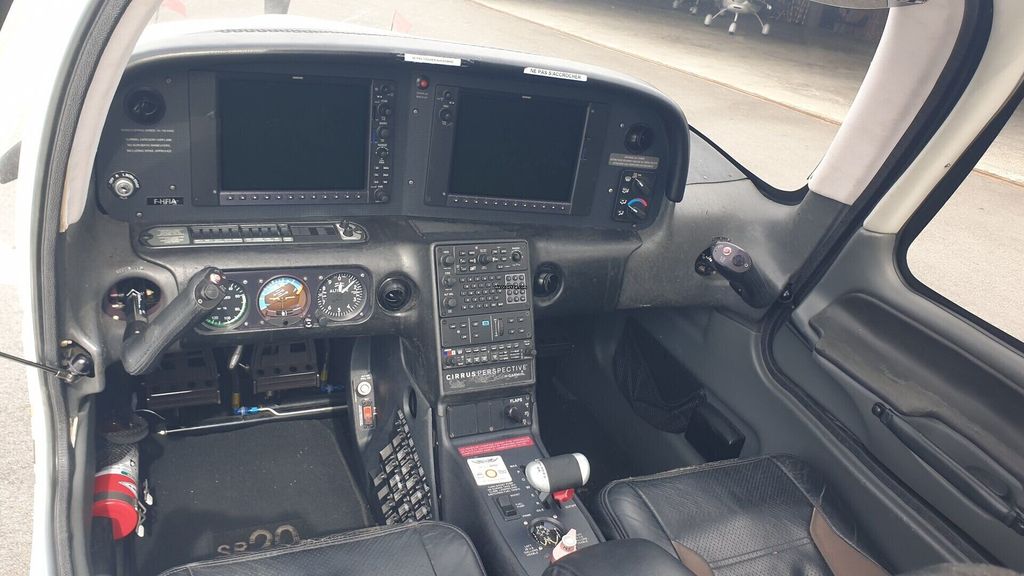 Cirrus SR20, fotografía 5 de 9