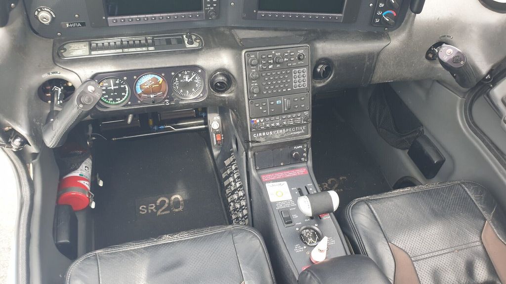 Cirrus SR20, fotografía 6 de 9