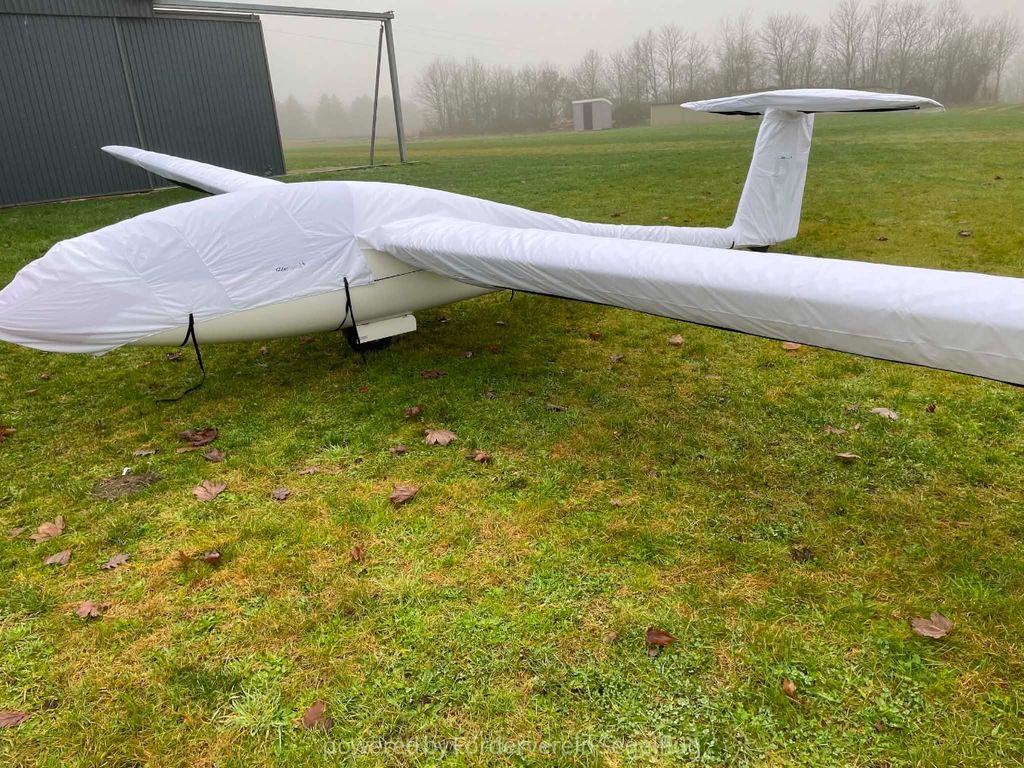 Schempp-Hirth Standard Cirrus 15m, fotografía 8 de 10