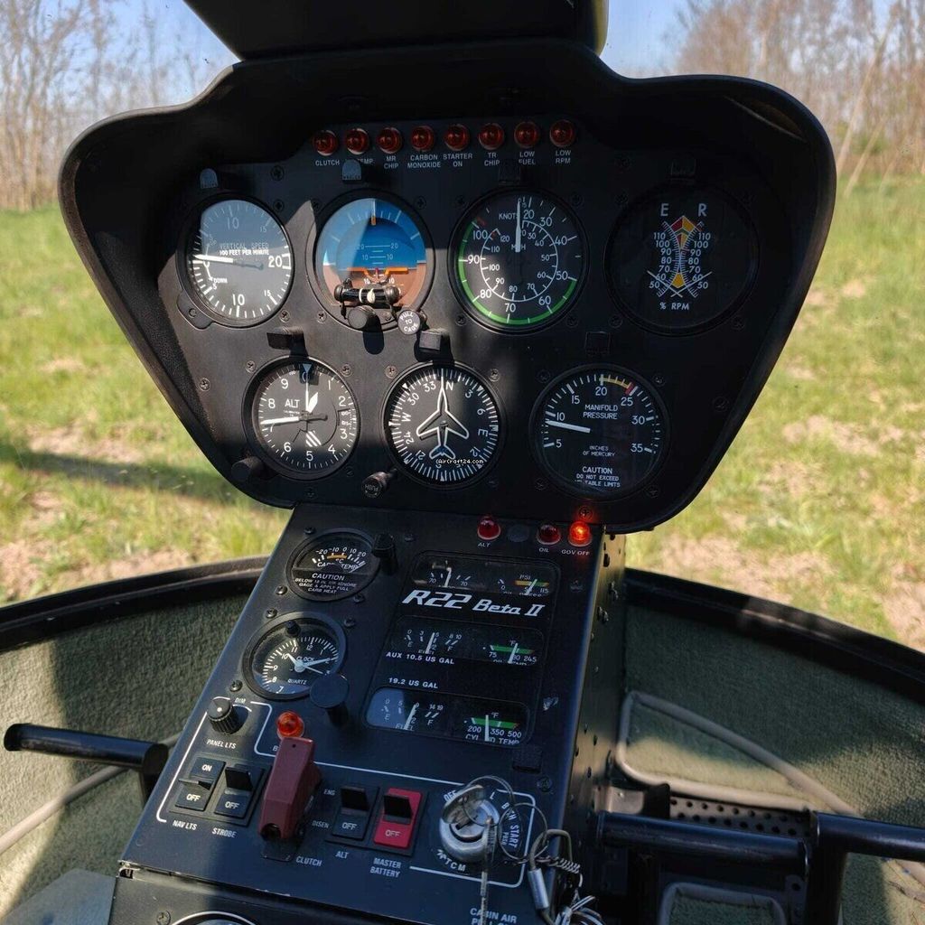 Robinson R22, fotografía 6 de 11