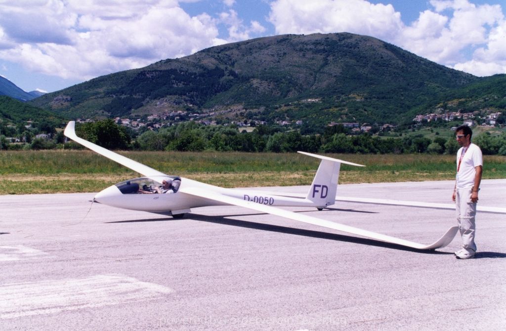 Rolladen-Schneider LS8 15m, fotografía 2 de 11