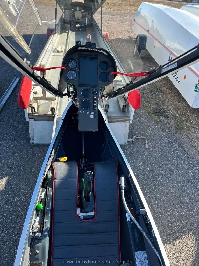 Rolladen-Schneider LS7 15m, fotografía 4 de 8