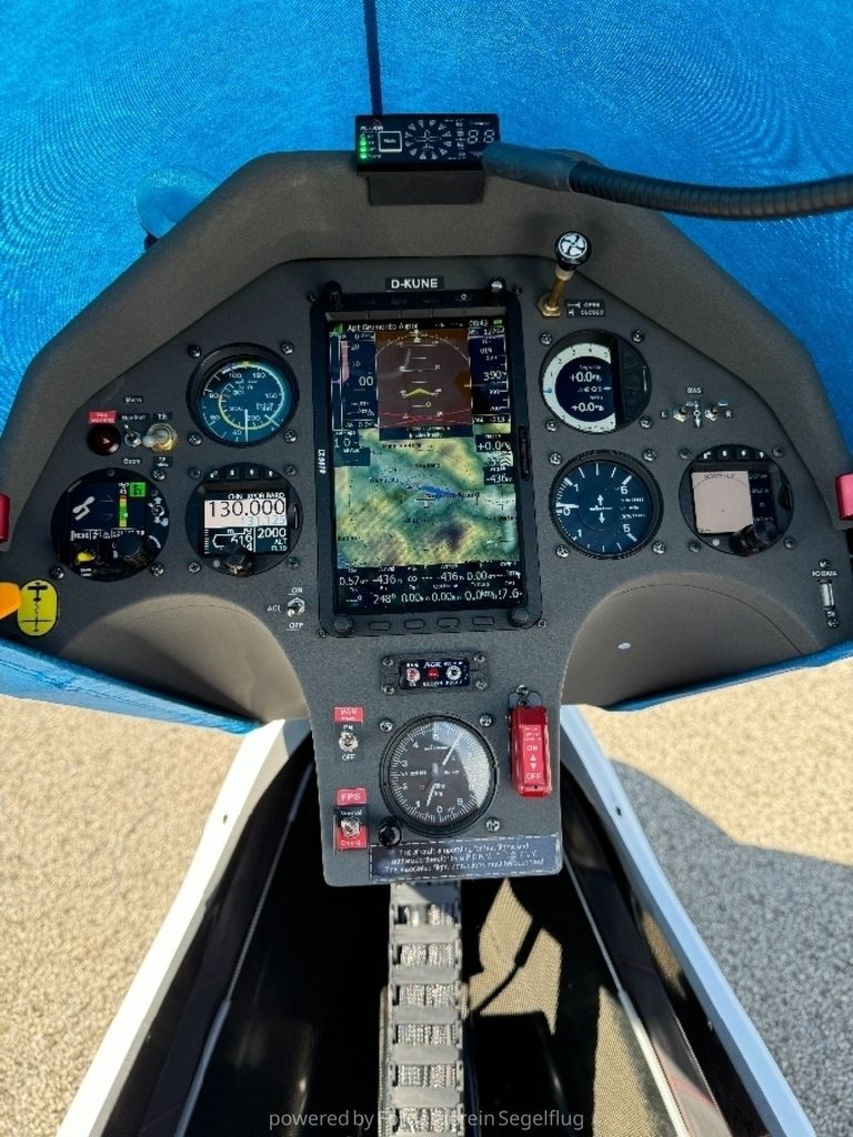 Schempp-Hirth Ventus-3 18m, fotografía 6 de 12