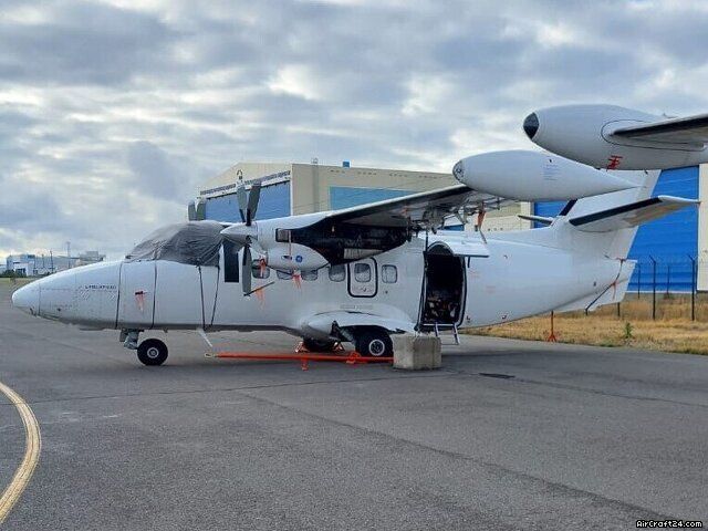 LET L-410, fotografía 2 de 3