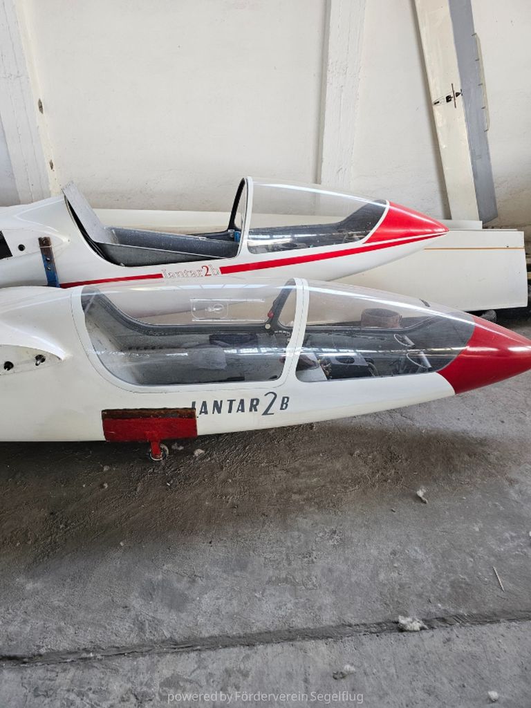 SZD SZD-42, fotografía 2 de 3