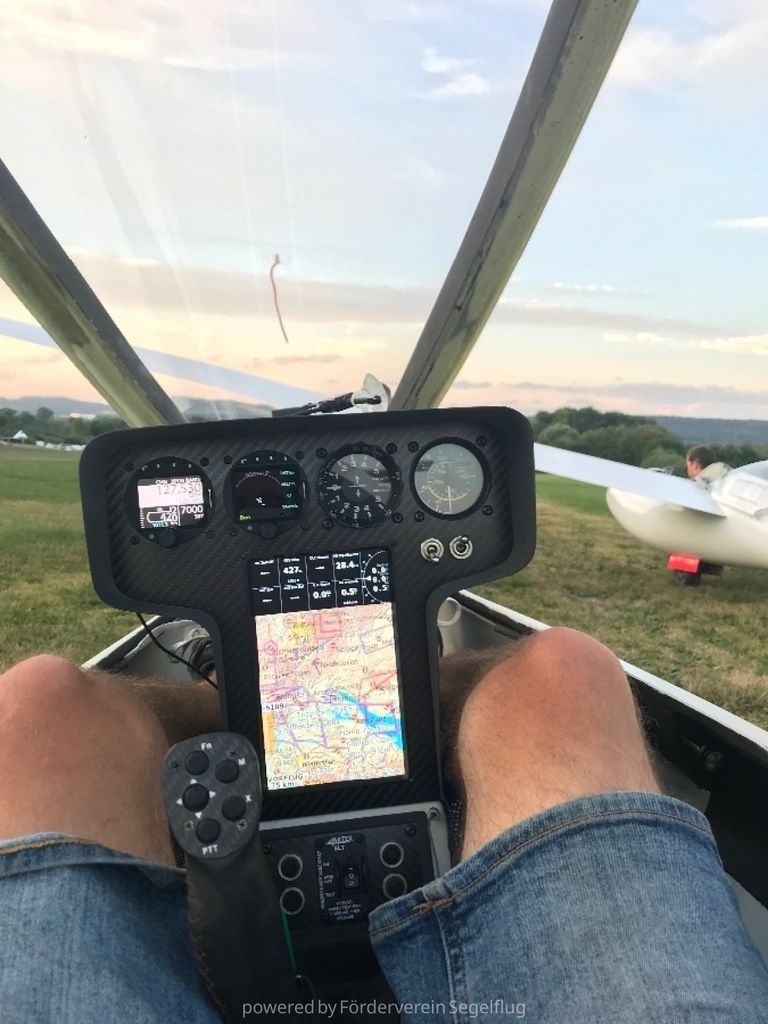 DG DG-300 Club, fotografía 2 de 8