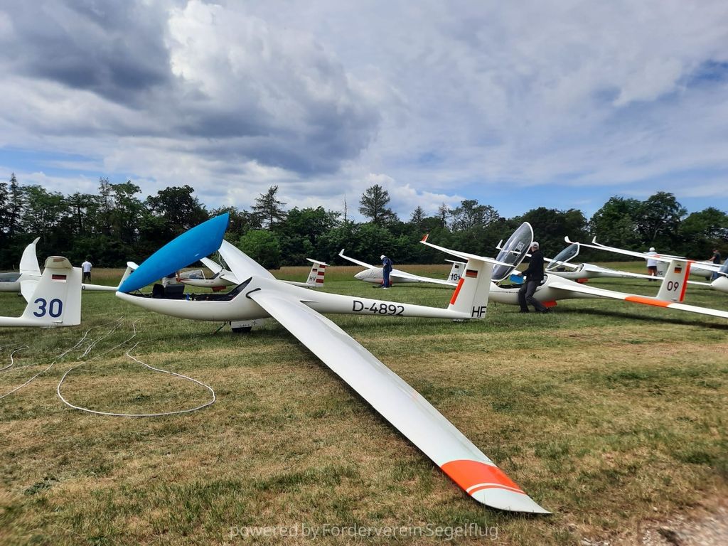 DG DG-300 Club, fotografía 3 de 8