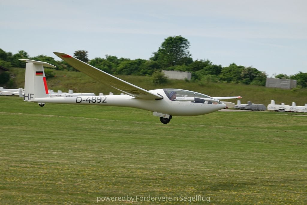 DG DG-300 Club, fotografía 7 de 8