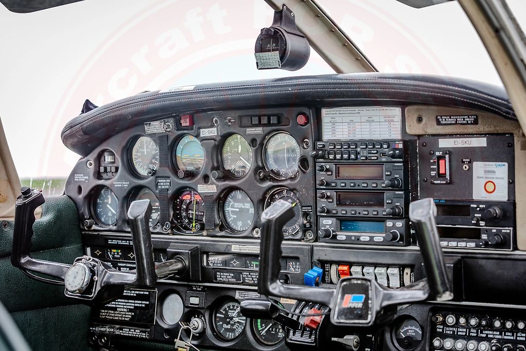 Piper PA-28 PA-28RT-201, fotografía 2 de 11