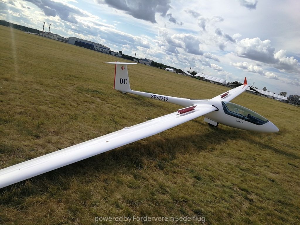 UAB Sportine aviacija LAK-19 Standard, fotografía 3 de 10