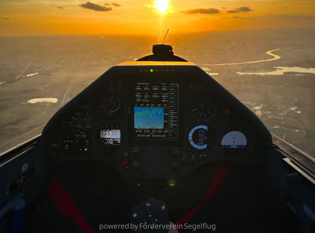 Schempp-Hirth Ventus-2 18m, fotografía 2 de 9