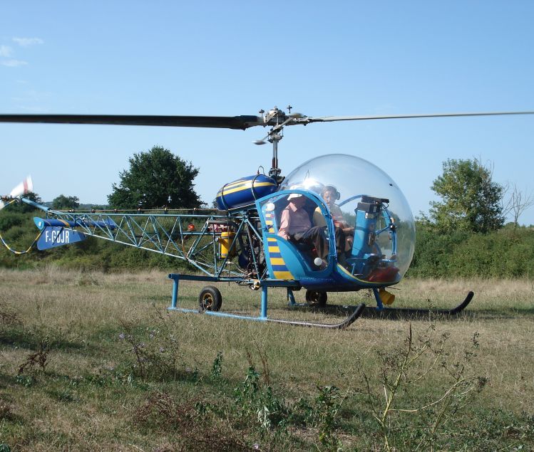 Bell 47G2, fotografía 2 de 3