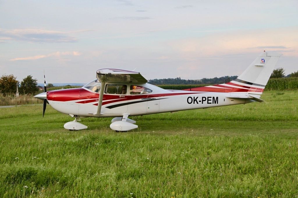 Cessna 182 G1000, CAMO, fotografía 3 de 10