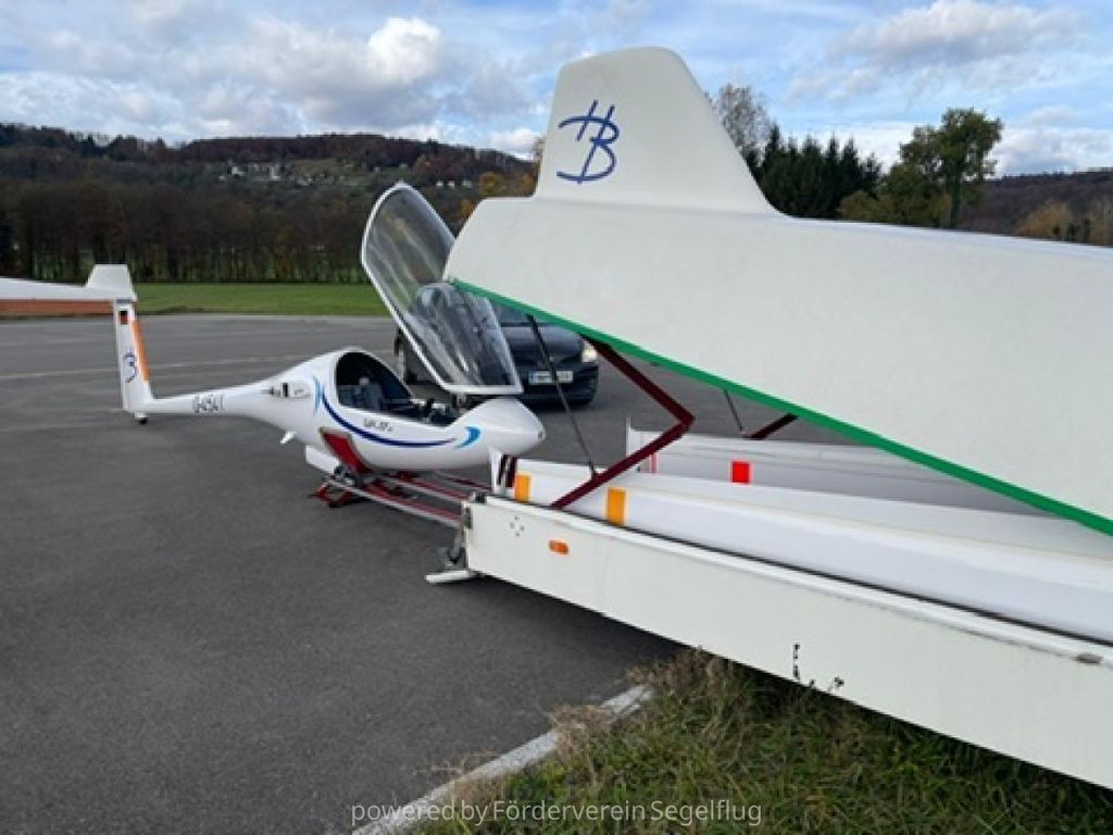 UAB Sportine aviacija LAK-17 18m, fotografía 7 de 9