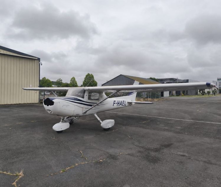 Cessna 152 Reims, fotografía 2 de 3