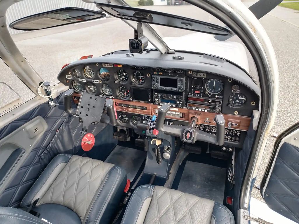 Piper PA-28, fotografía 2 de 3