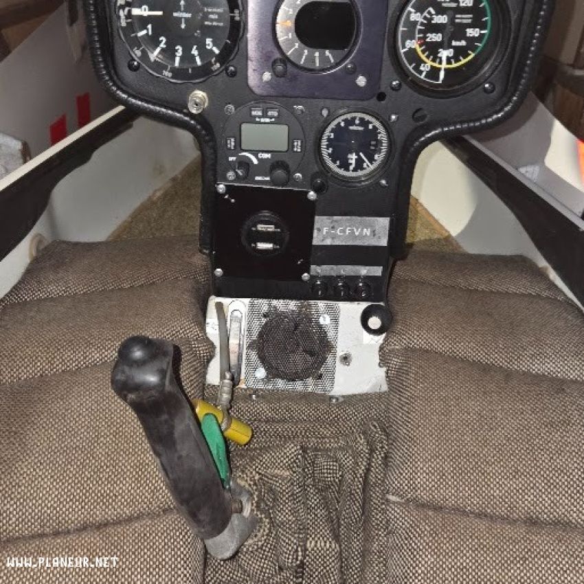 Columbia Aircraft Manufacturing Corporation 300, fotografía 2 de 6