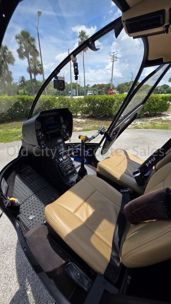 Robinson R44, fotografía 4 de 6