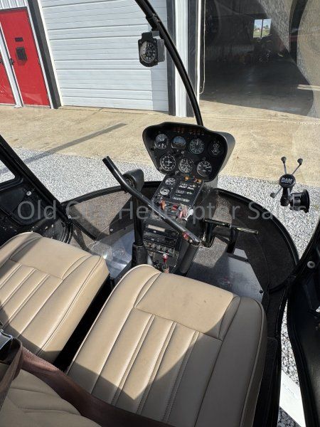 Robinson R22, fotografía 3 de 6