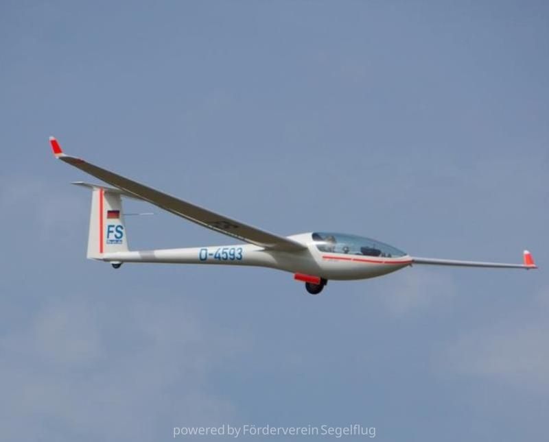 DG DG-300 Club, fotografía 1 de 3