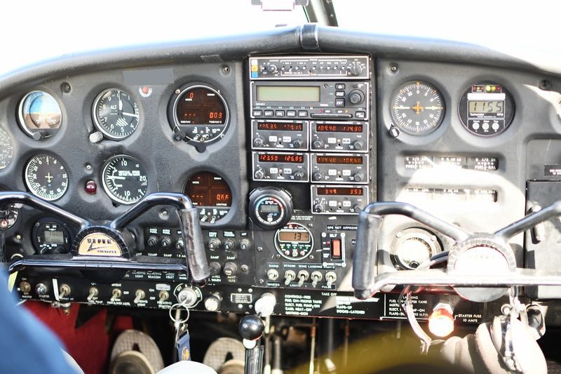Piper PA-28 CHEROKEE, fotografía 2 de 3