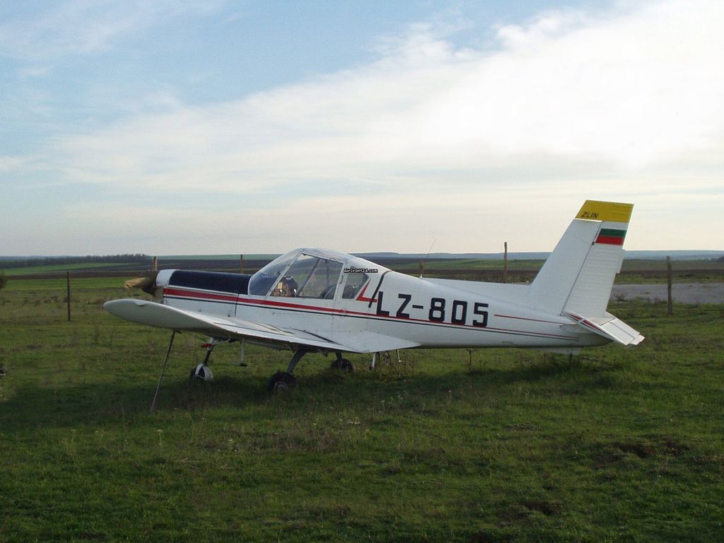 Zlin Z 42, fotografía 2 de 2