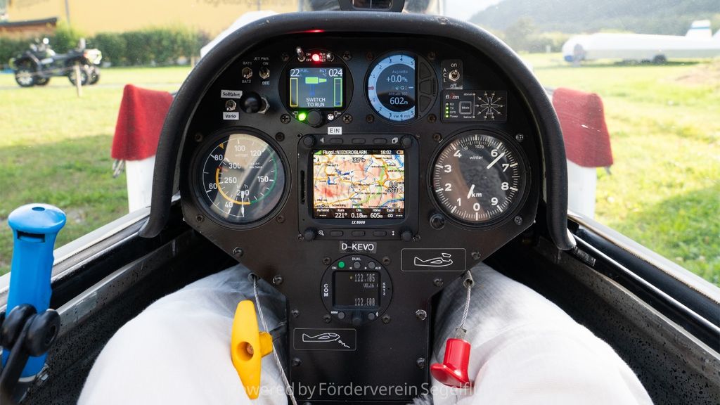 Rolladen-Schneider LS4 Jet Neo, fotografía 5 de 10