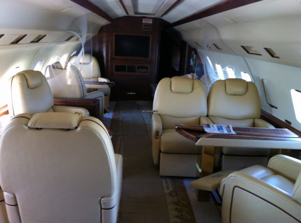 Yakovlev YAK 42D VIP, fotografía 3 de 14