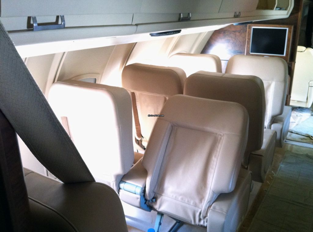 Yakovlev YAK 42D VIP, fotografía 7 de 14